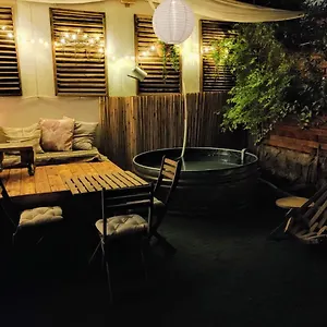 A Secret Oasis דירה
